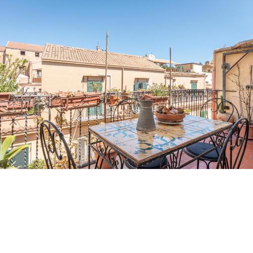 Santa Teresa Apartment with Terrace by Wonderful Italy