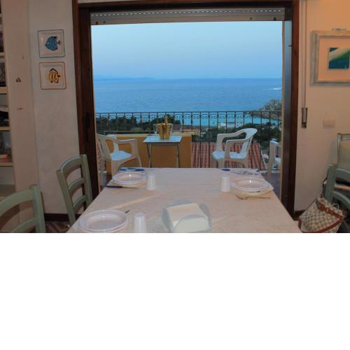 Santa Teresa Gallura girasole sul mare centre top sea view 2-6 people, air conditioning wifi free garage