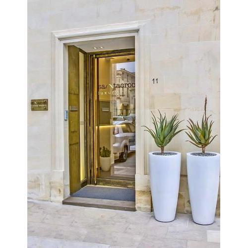 Santacroce Luxury Rooms