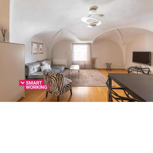 Santo Stefano Elegant Apartment by Wonderful Italy