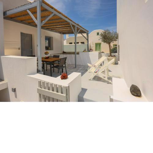 Santorini cycladic house for 4 pers by MPS