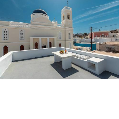 Santorini Karterados Retreat