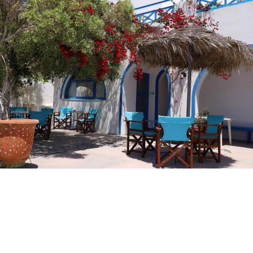 Santorini Seaside Retreat - Flora's Summer Escape