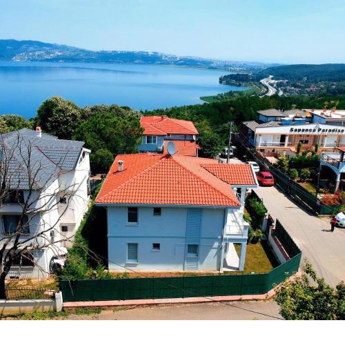 Sapanca Manzara Villa 2 Isıtma Havuzlu