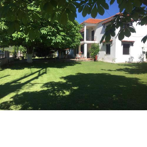 Sarakinas Farm House