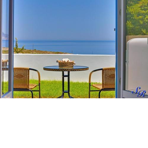 Sarakiniko Rooms