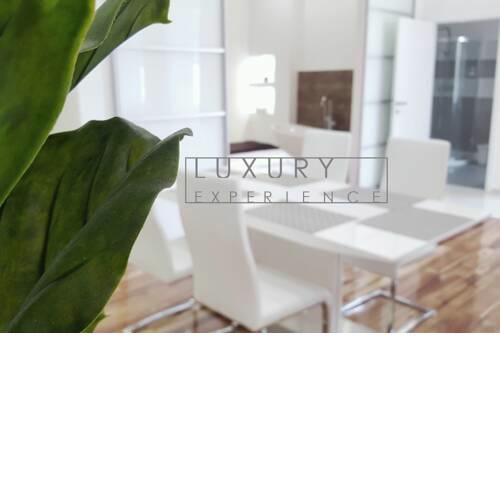 SAUNA - Stunning Modern LUXURY Elegant - in heart of the city