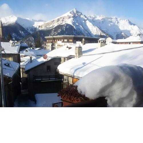 Sauze d'Oulx with garden, ciabot la garitüla