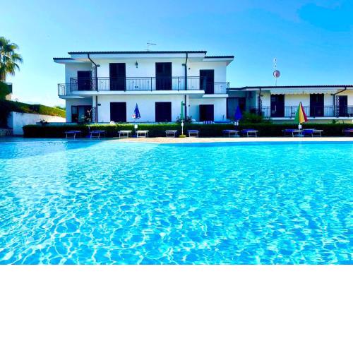 Scalea Apartments & Pool