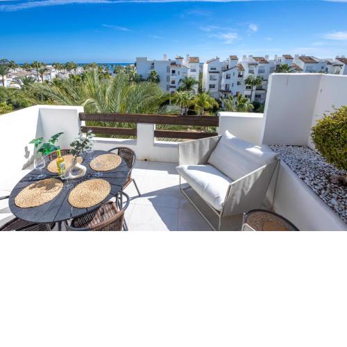 Scandinavian-Styled 2 bedroom Apartment in Costalita