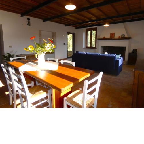 SCAPPO IN UMBRIA,Casale Vallenea