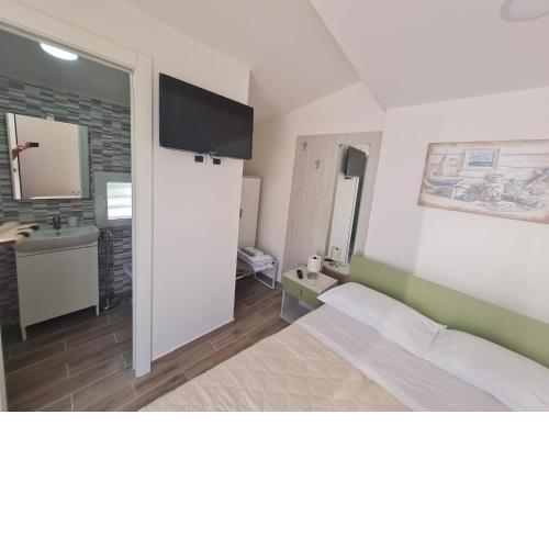 Scauri Rooms B&B