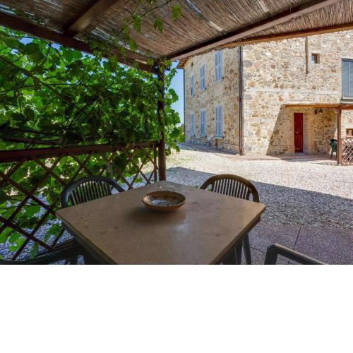 Scenic Apartment in Casole d Elsa with Pool