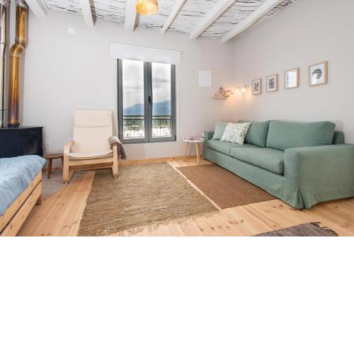Schefflera Apt 2