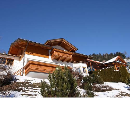 Schladming Villa Sleeps 8 WiFi