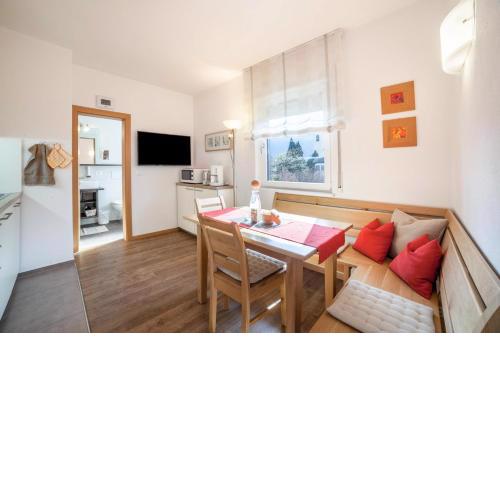 Schnitzer Ferienwohnung Hagebutte