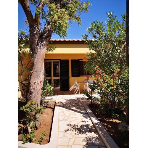 Schöner, neuer und zentraler Bungalow direkt am Sandstrand auf Sizilien
