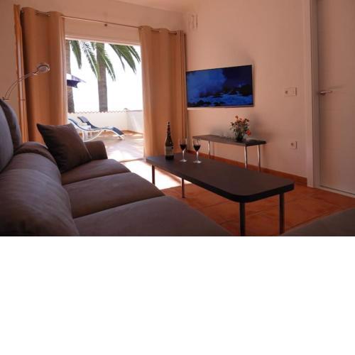 Schönes Apartment mit Terrasse und Meerblick.