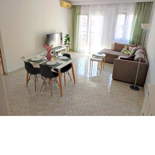 Sea Breeze II Apartment