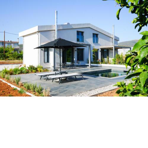 Sea breeze suites Maistro 4per with private pool