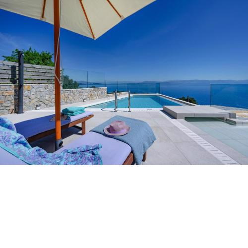 Sea & Cliff Luxury Suites