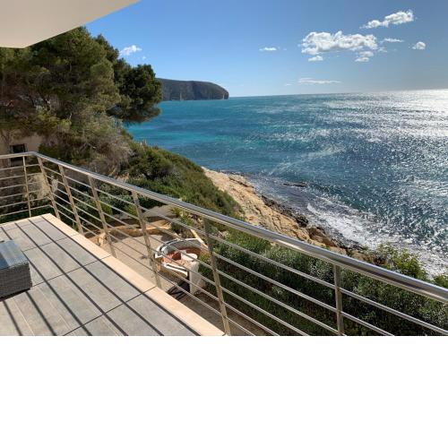Sea front, design, Air Conditioning, heating, First floor, 4beds