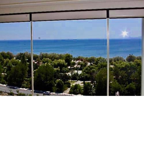 Sea horizon penthouse flat