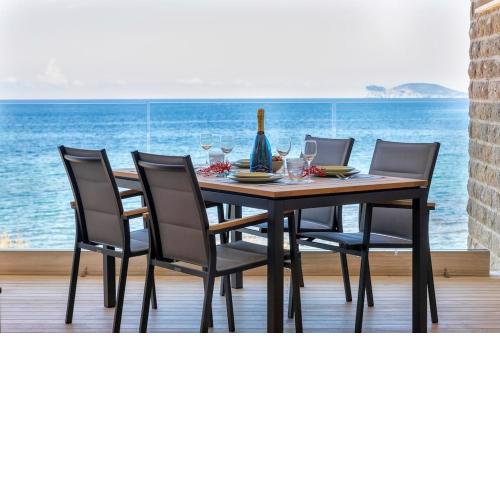 Sea inside luxury apartment: vista mozzafiato