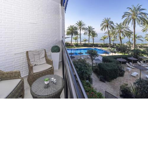 Sea promenade apartment in Marbella M28