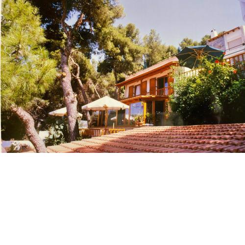 Sea-side 3 BEDROOM- BEACH HOUSE