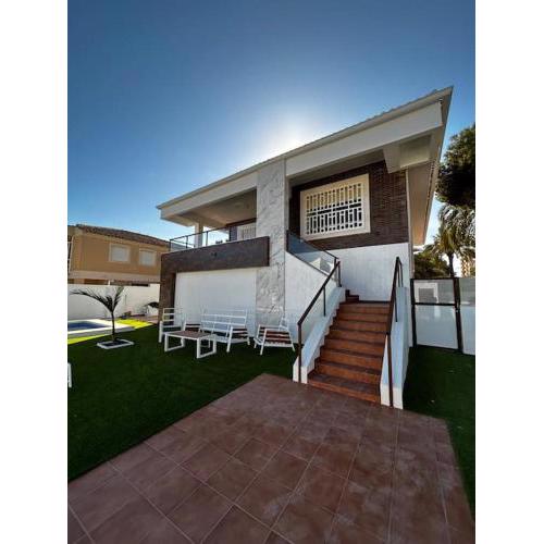 Sea-side Villa in la Zenia