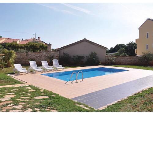 Sea-view Apartment in Ližnjan with Swimming Pool