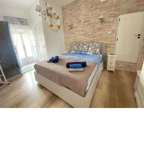 Sea View flat with balcony in the Old Town
