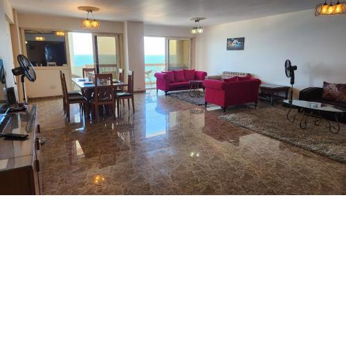 Sea View Heart Apartment (families only)