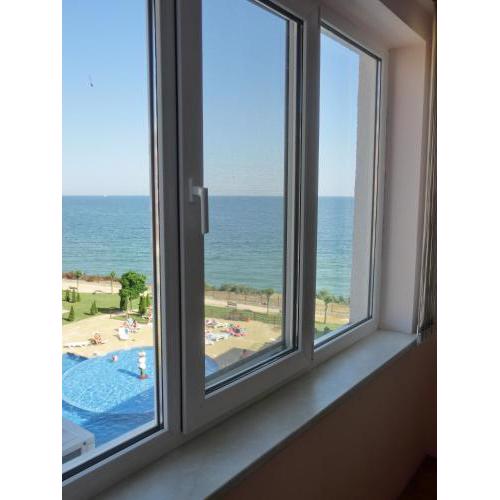 Sea View Panorama apartment on complex with pools and beach, Sveti Vlas