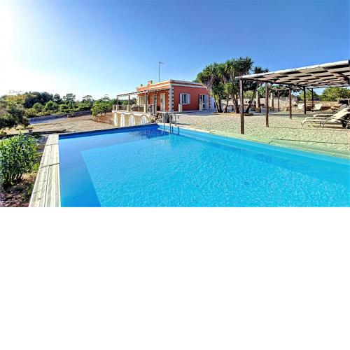 Sea view pool villa with garden 2km from sand