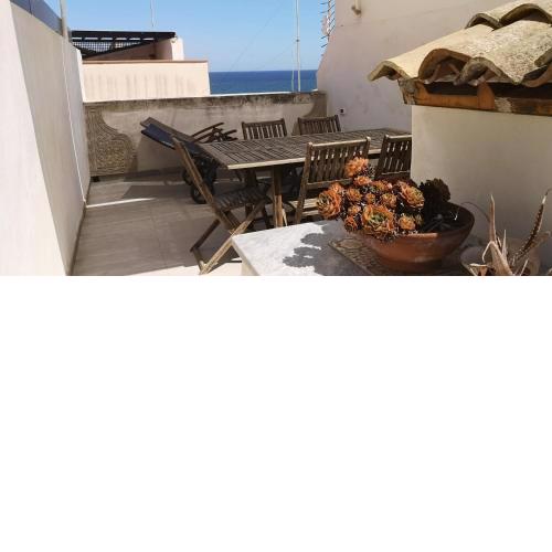SEA-VIEW TERRACE & BIKES Moon Ortigia Holiday Home