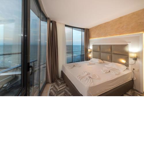 Sea View Triple S B