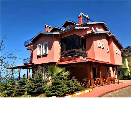 Sea view Triplex Villa Close to SERA Lake and Restaurants
