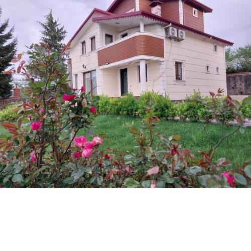 Sea ​​view triplex villa