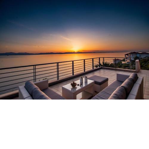 Sea Whisper Villa in Peloponnese
