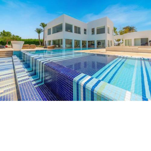 Seafront 4BR Luxury Villa Phase 1. Pool & Beach