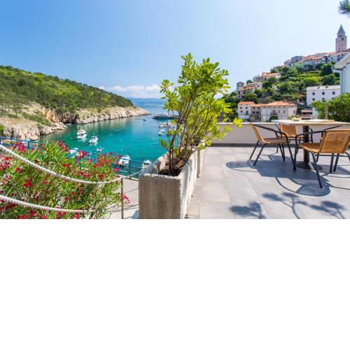 Seafront Apartment With Amazing Seaview