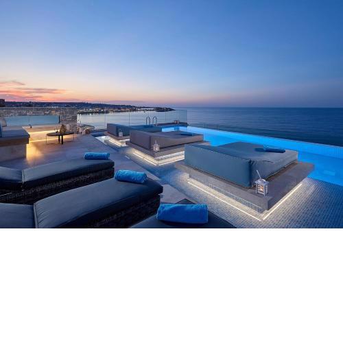 Seafront Apartments by Myseasight