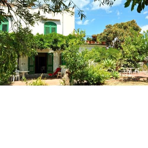 Seafront Apartments Garden House
