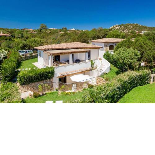 Seafront Villa - 5min to BRANDINCHI I Exclusive Garden I Private Beach I BBQ I Wi-Fi