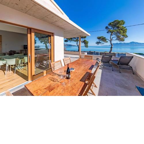 Seafront Villa Mar i Pins