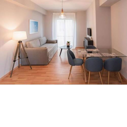 Seagull's point: Preveza waterfront apartment I