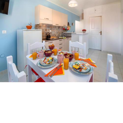 "SEASCAPE" Studio and Apts