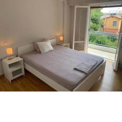 Seaside 2 bedroom condo in Voula